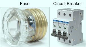 the difference between a fuse and a circuit breaker